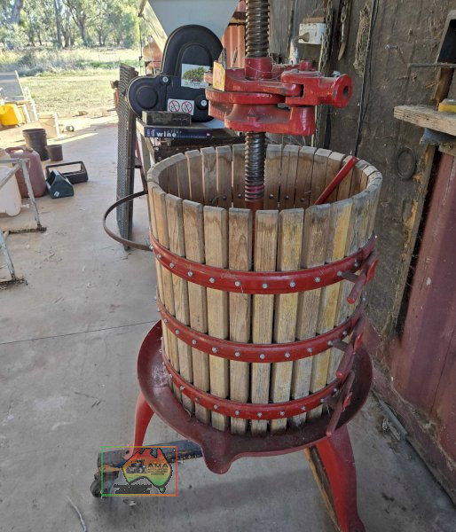 Winemakers Grape Press - photo 3