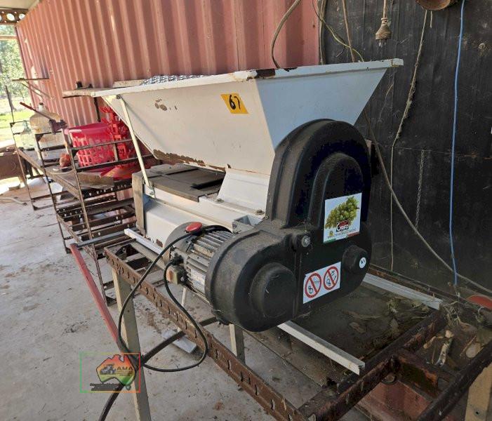 Electric Griffo Wine Grape Crusher