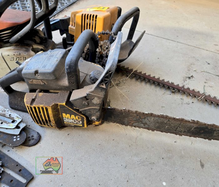 2x Chainsaws & Hedge Trimmer (Parts only) - photo 2