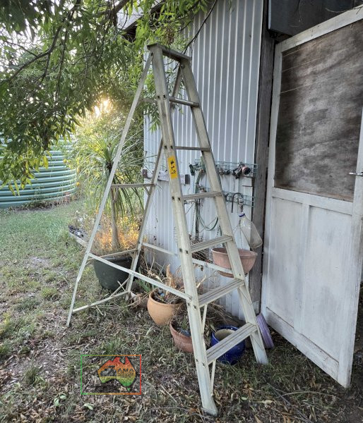 7ft Aluminium Step Ladder - photo 2