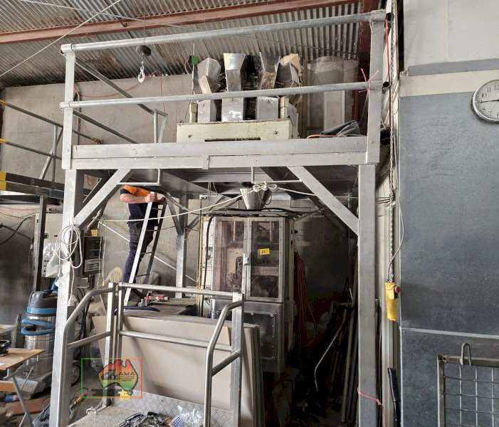 H/duty Solid Steel Mezzanine Platform on Castor Wheels
