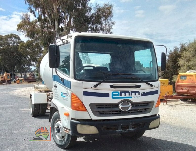 2006 Hino FC4J mini mix truck - photo 3