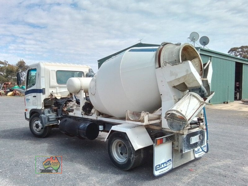 2006 Hino FC4J mini mix truck - photo 4