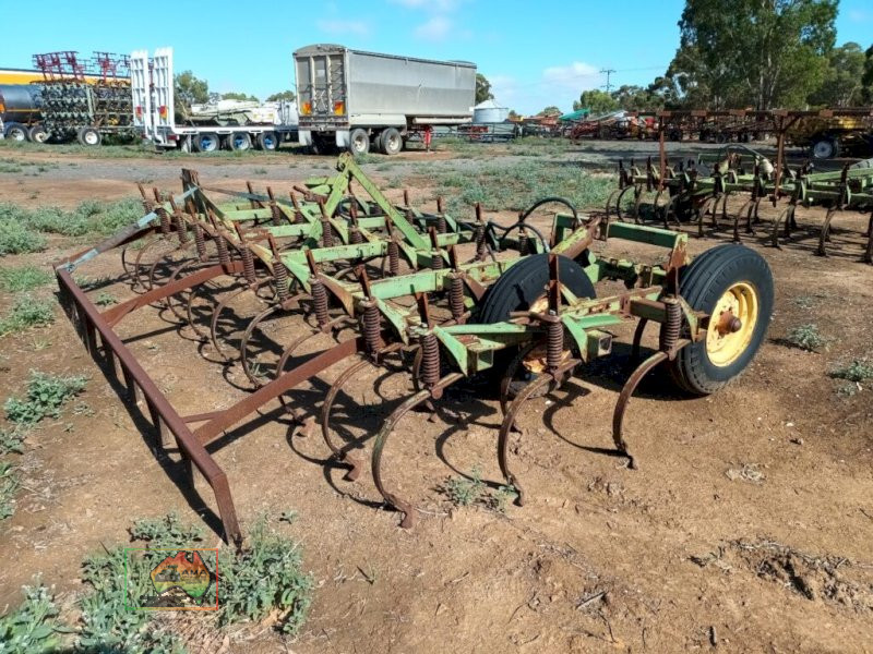 John Deere 1000 Cultivator - photo 5