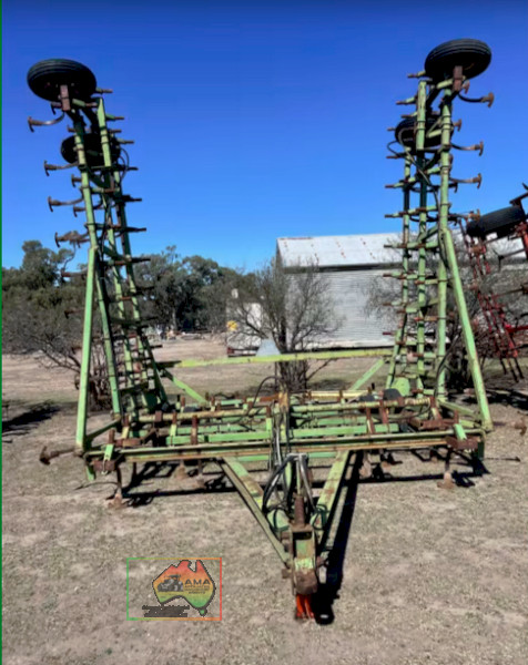 John Deere 1000 Cultivator - photo 2