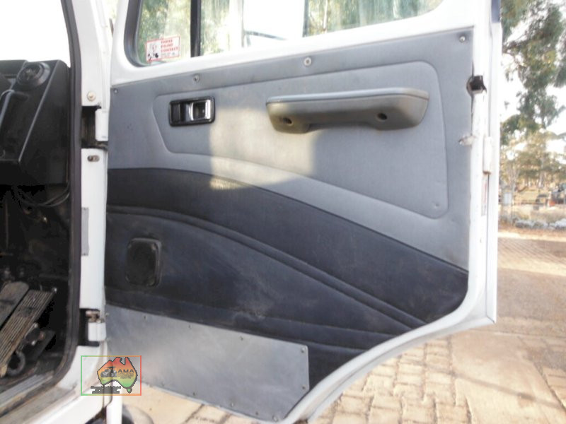 2005 Iveco Acco 2350 Beavertail Tray - photo 10