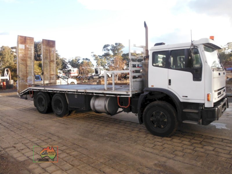 2005 Iveco Acco 2350 Beavertail Tray - photo 1