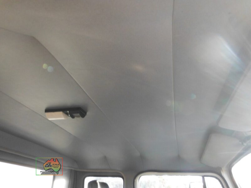 2005 Iveco Acco 2350 Beavertail Tray - photo 13