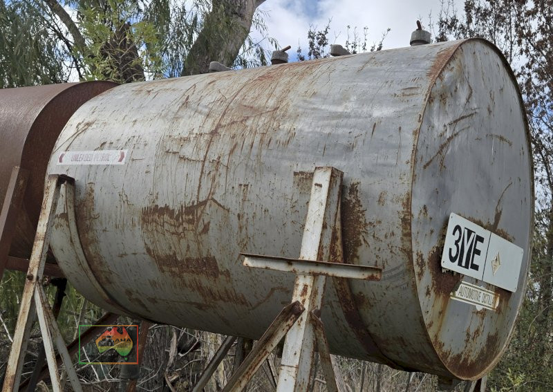 O/head Unleaded Fuel Bowser - photo 2