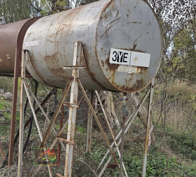 O/head Unleaded Fuel Bowser