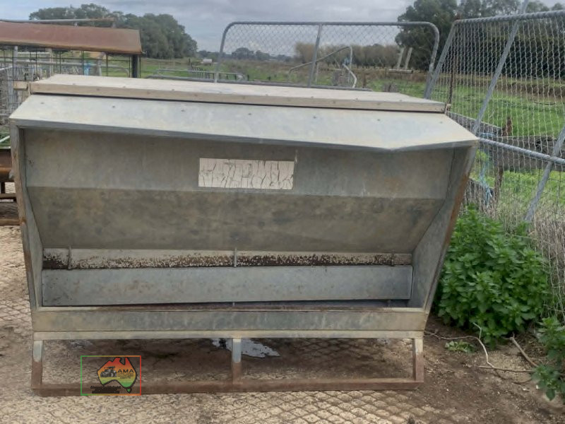 Paton Lick Feeder (No.2) - photo 2
