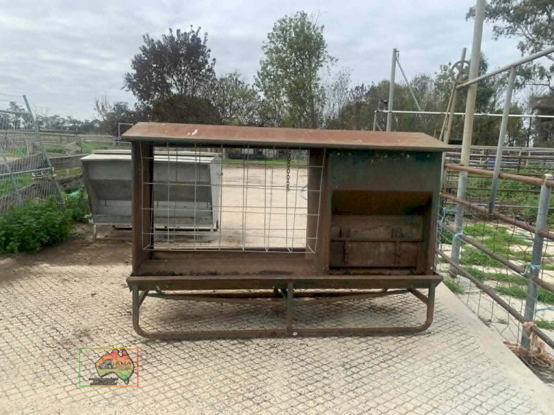 Grain & Hay Feeder