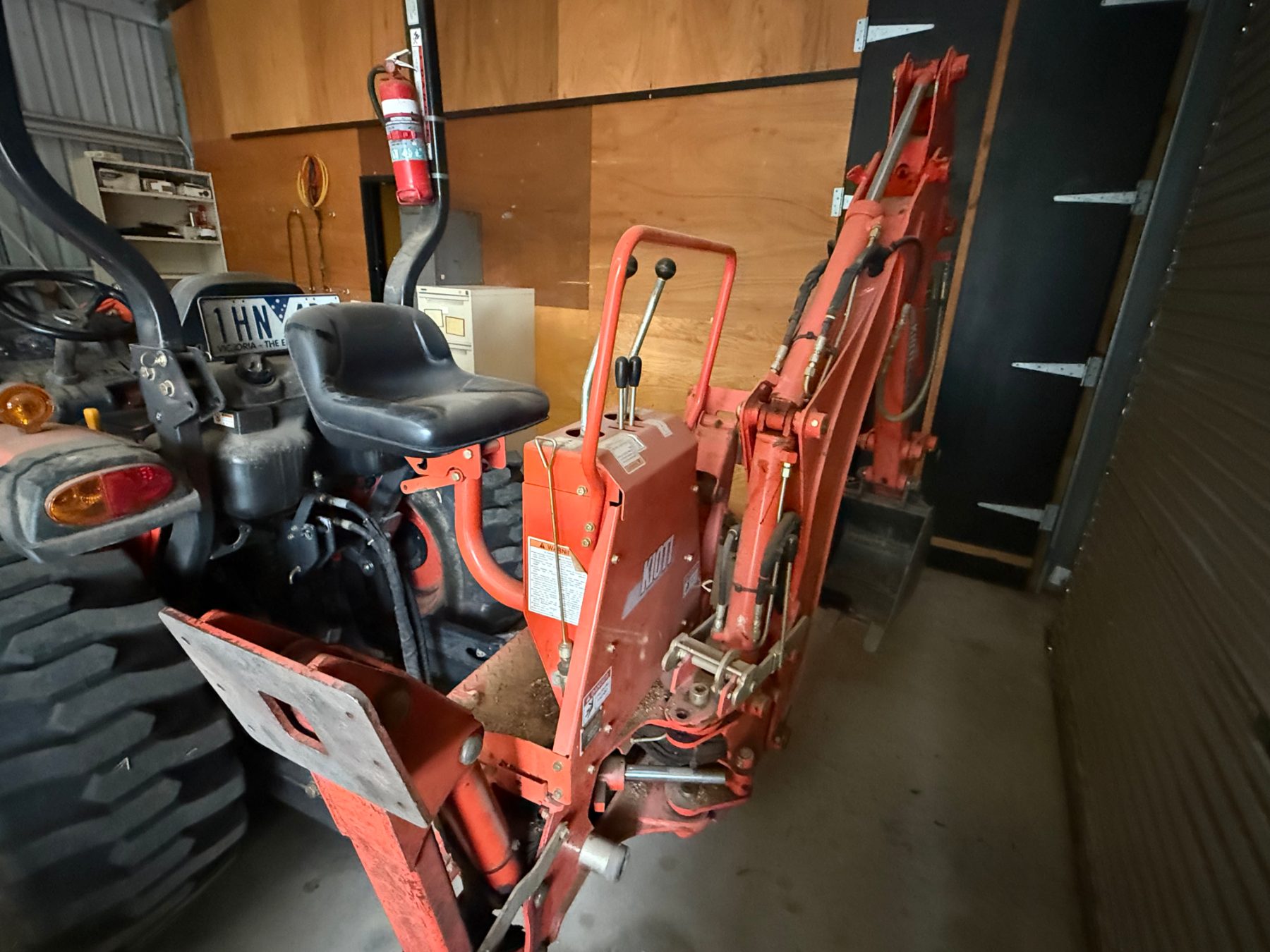 Kioti CK3710 Tractor with FEL and Backhoe - photo 2