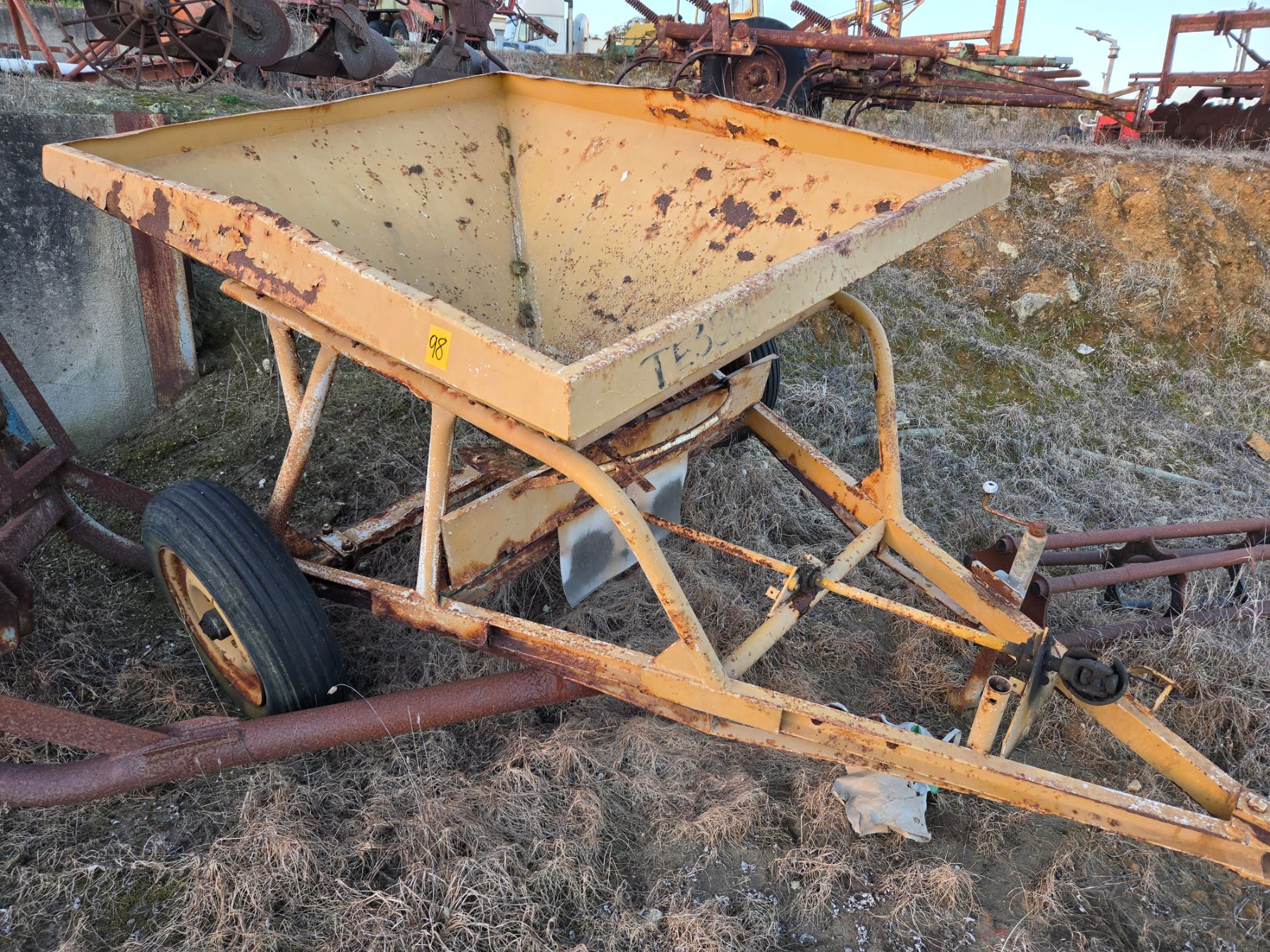Trailing PTO Fert. Spreader - photo 2