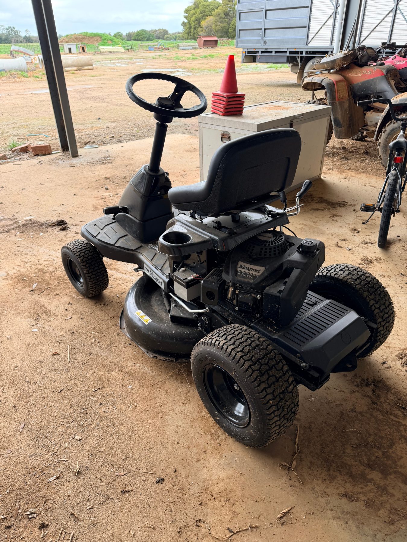 As new Masport ride on mower - photo 2