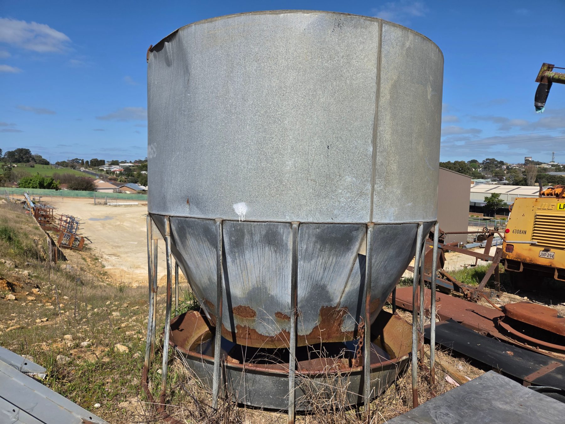 Vennings Cattle Self-Feeder - photo 2