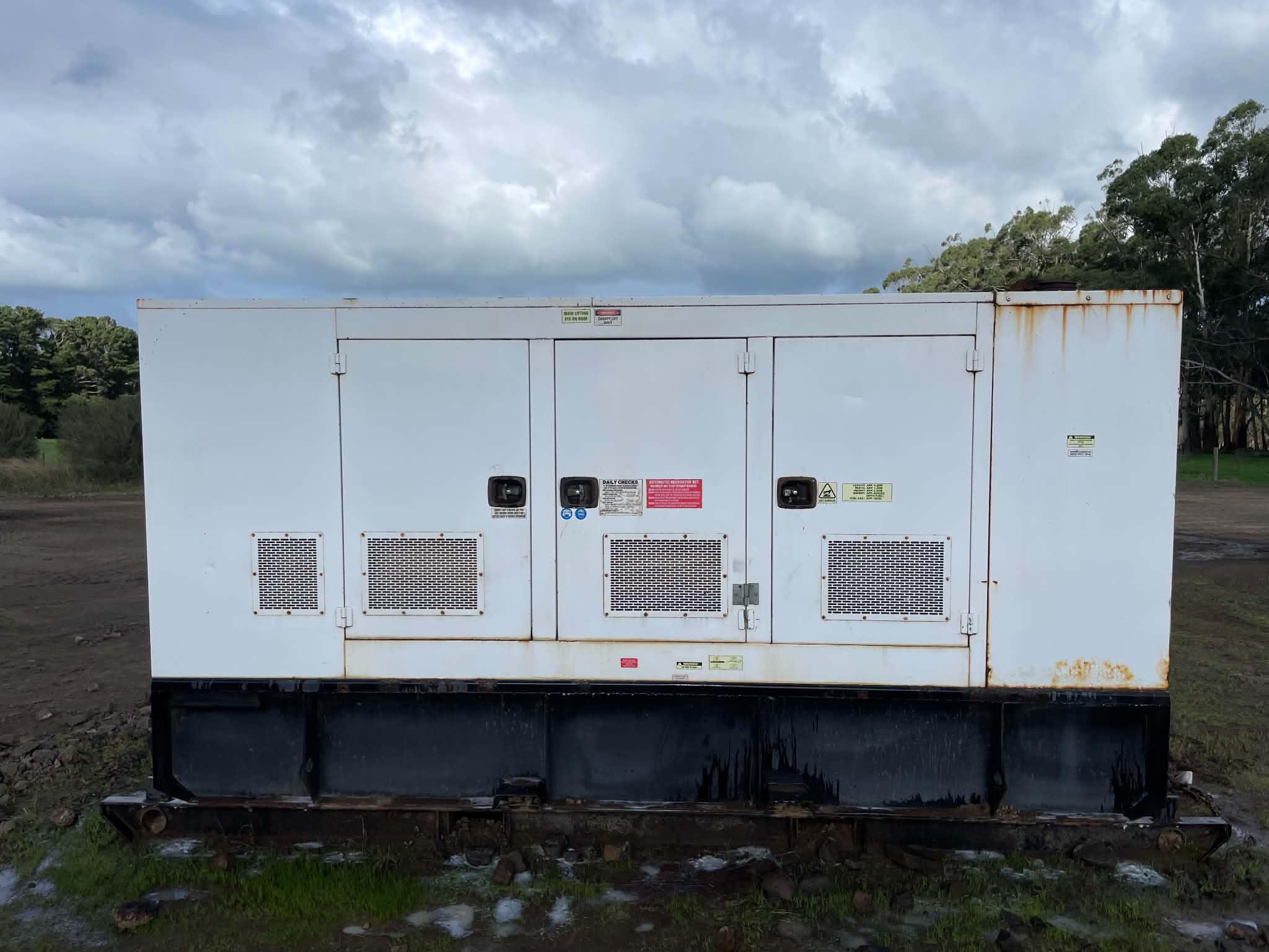 Used - GENERATOR 165 KVA -FG Wilson - photo 7