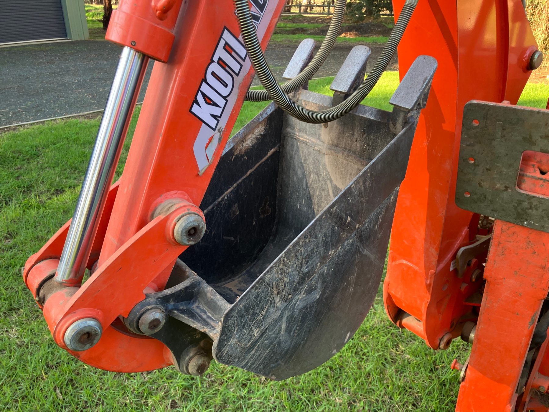 Kioti CK3710 Tractor with FEL and Backhoe - photo 6