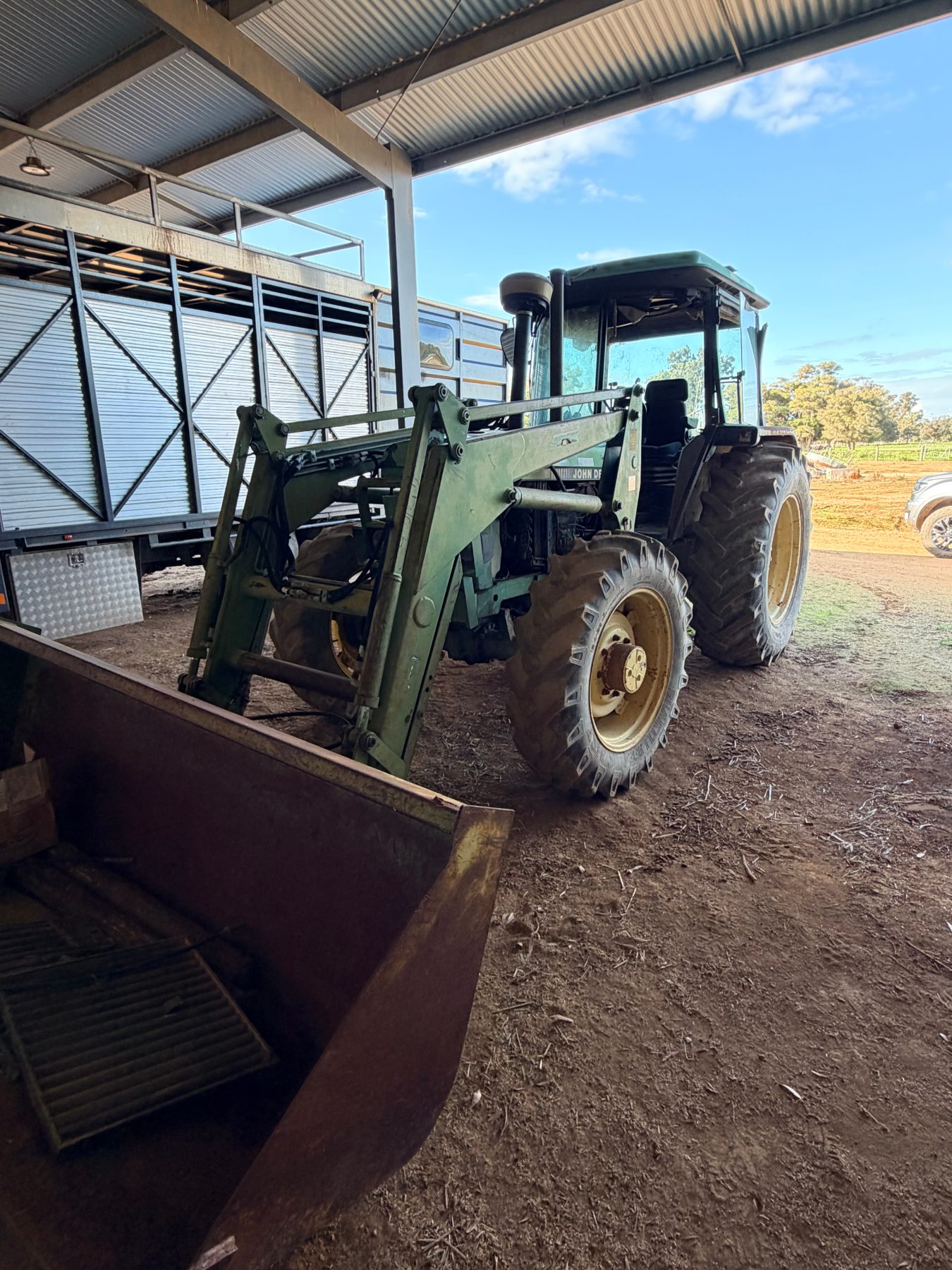 1988 John Deere 2850 Tractor & FEL - photo 4