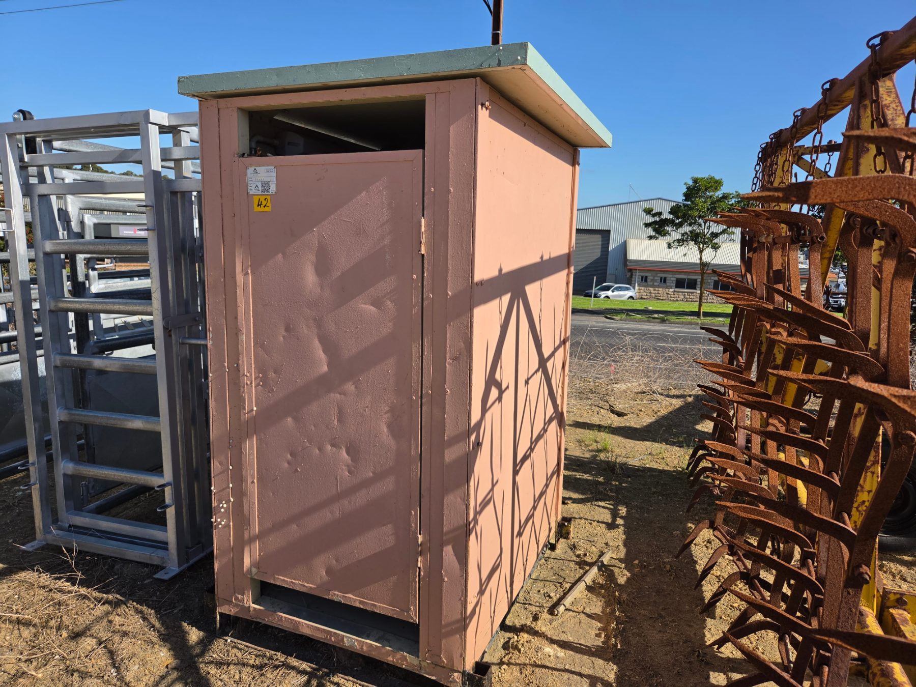 Portable toilet - photo 2