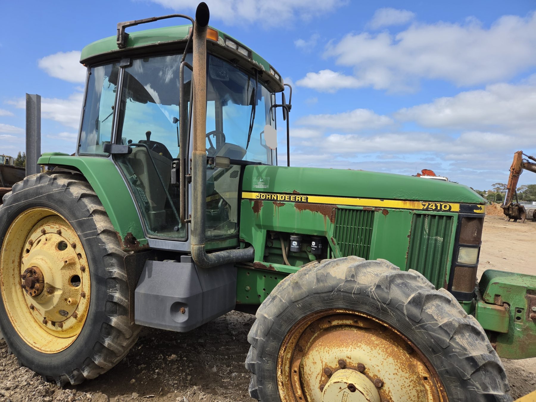 John Deere 7410 MFWD Tractor - photo 3