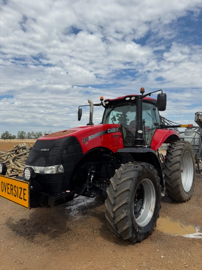2020 Case Magnum 310 CVT - photo 6