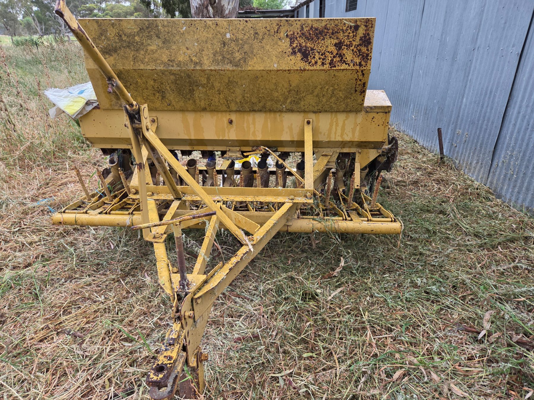Used - Connor Shea 14 Run Trailing Disc Seeder - photo 4