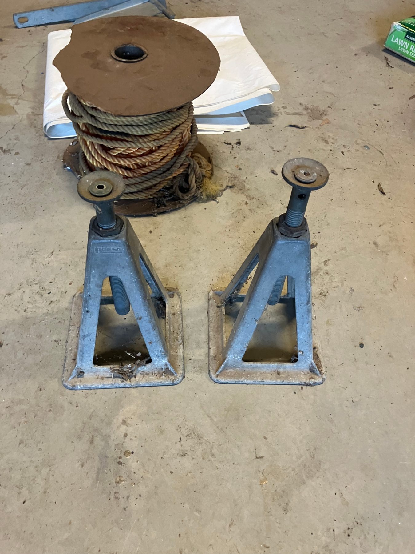 2 x aluminum adjustable stands
