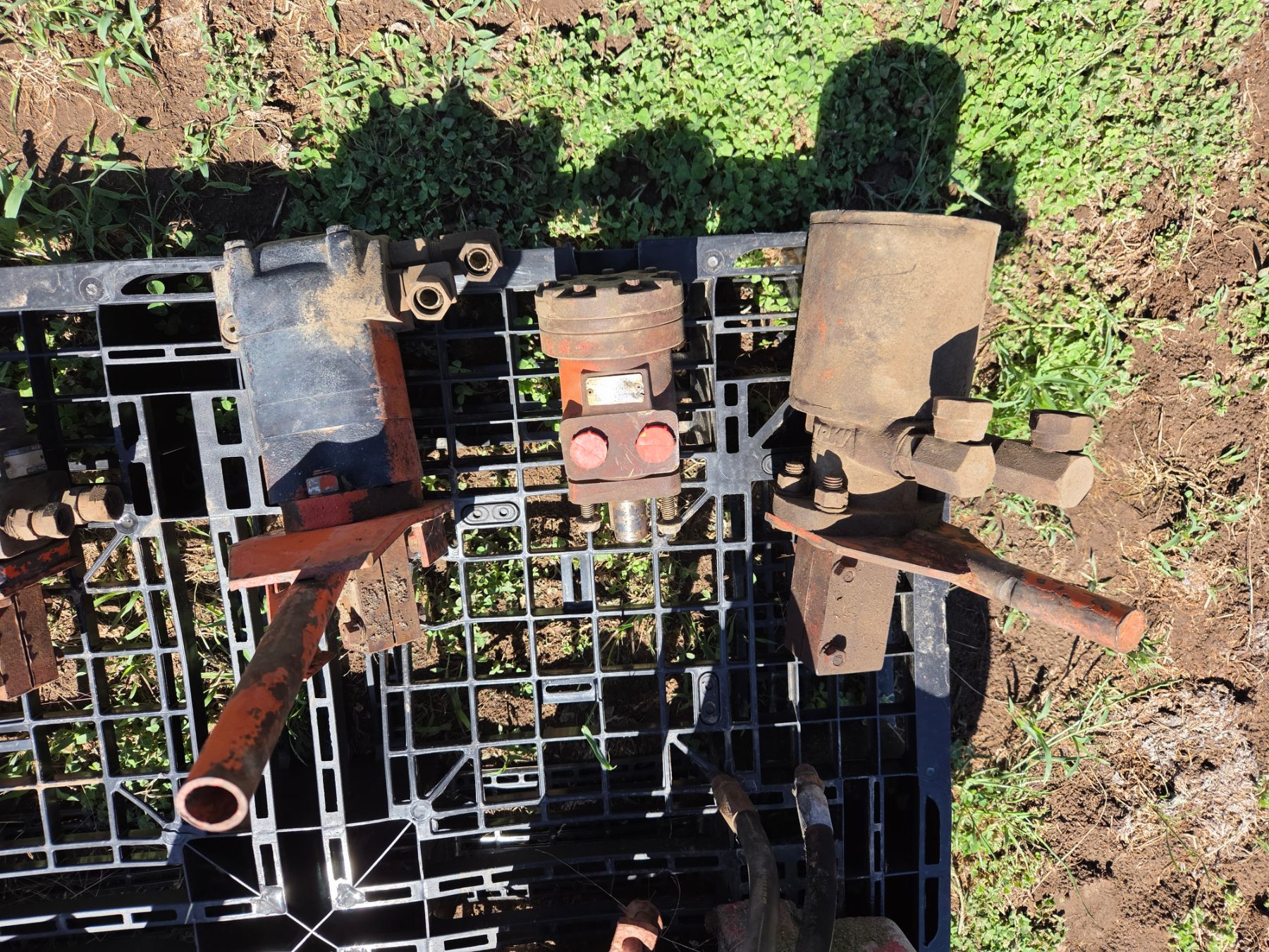 Used - 3x Hydraulic Drive Motors - photo 2