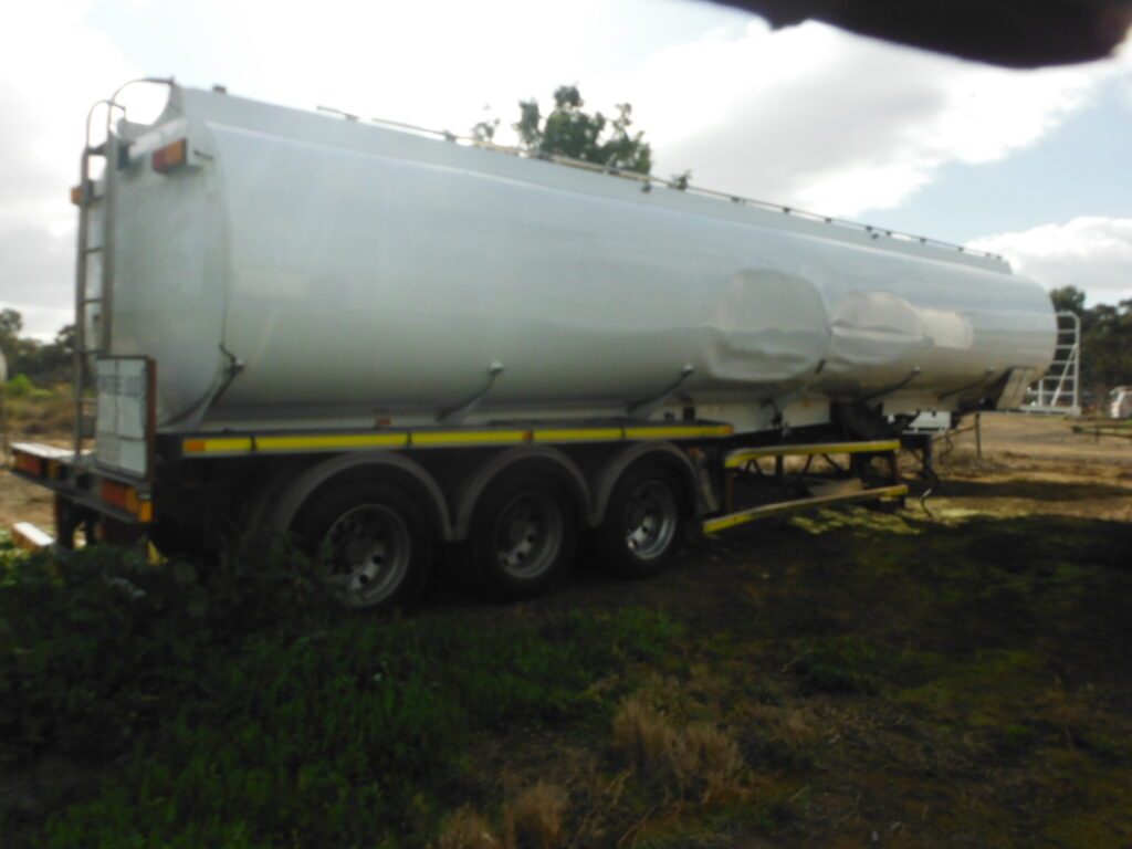 2016 Marshall Lethlean Tri-axle Tanker - photo 4