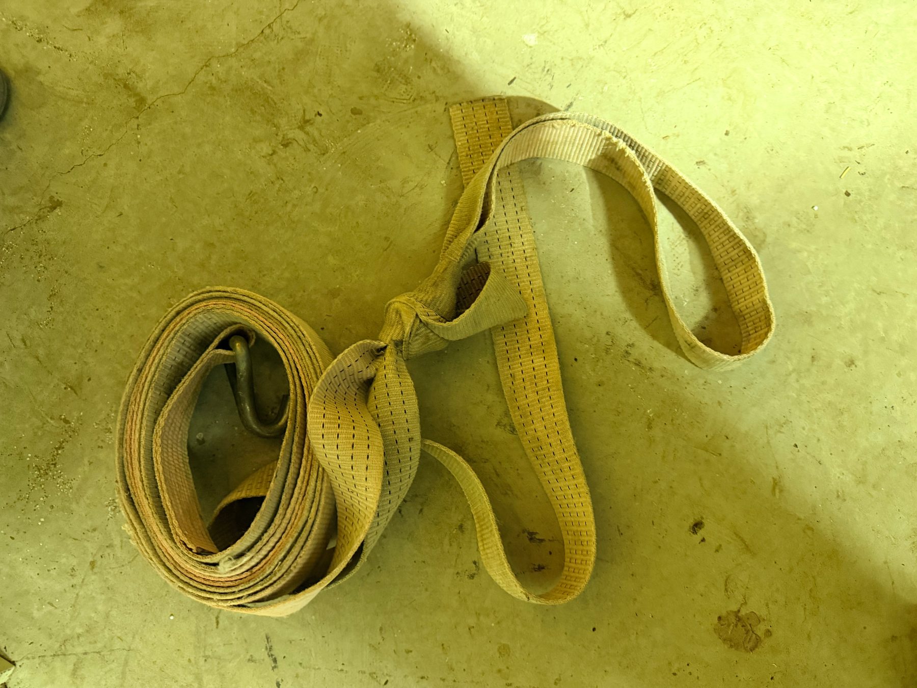 Heavy duty tie down or tow strap - photo 1