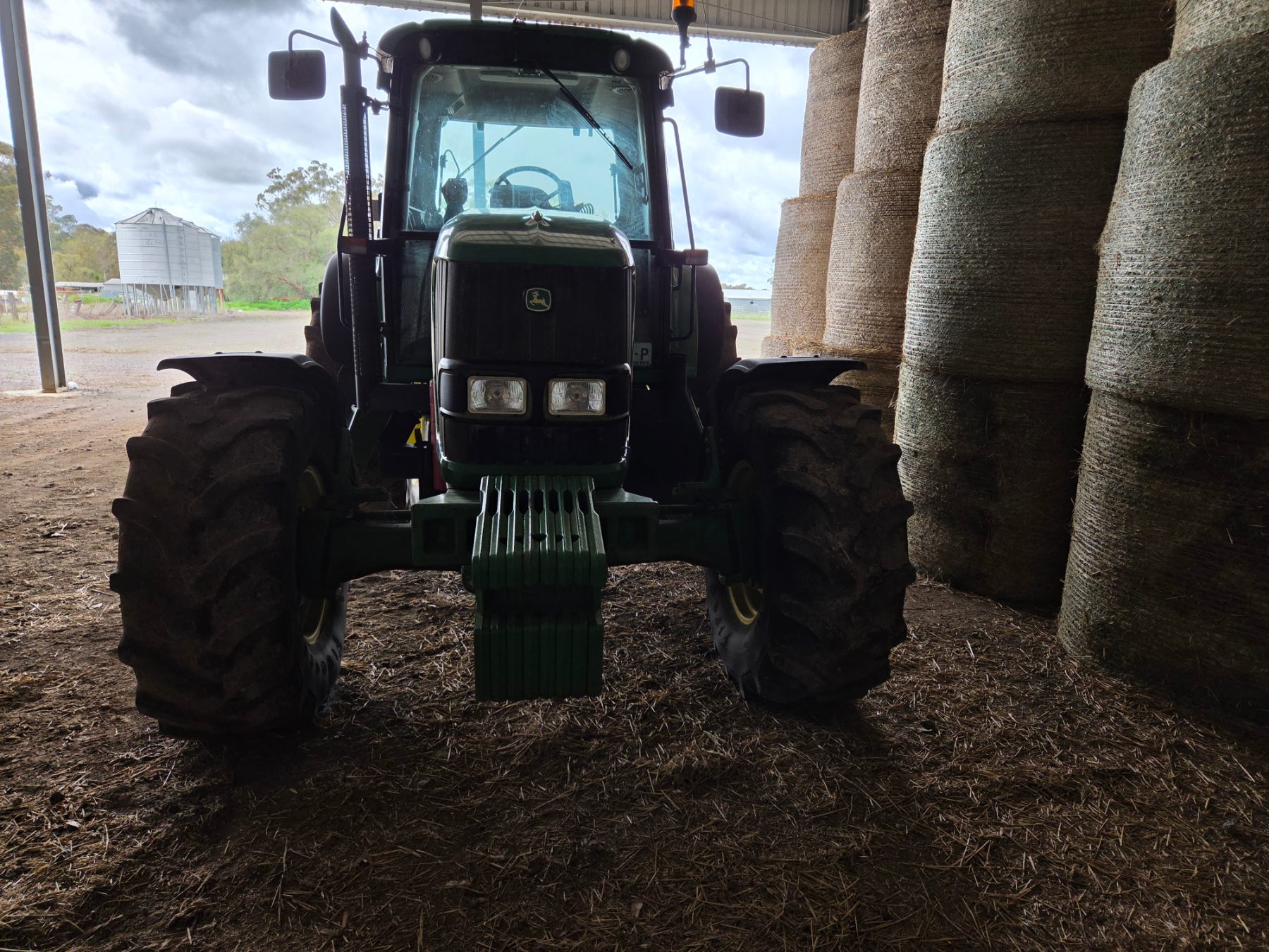 2011 John Deere 6630 FWA Tractor - photo 3