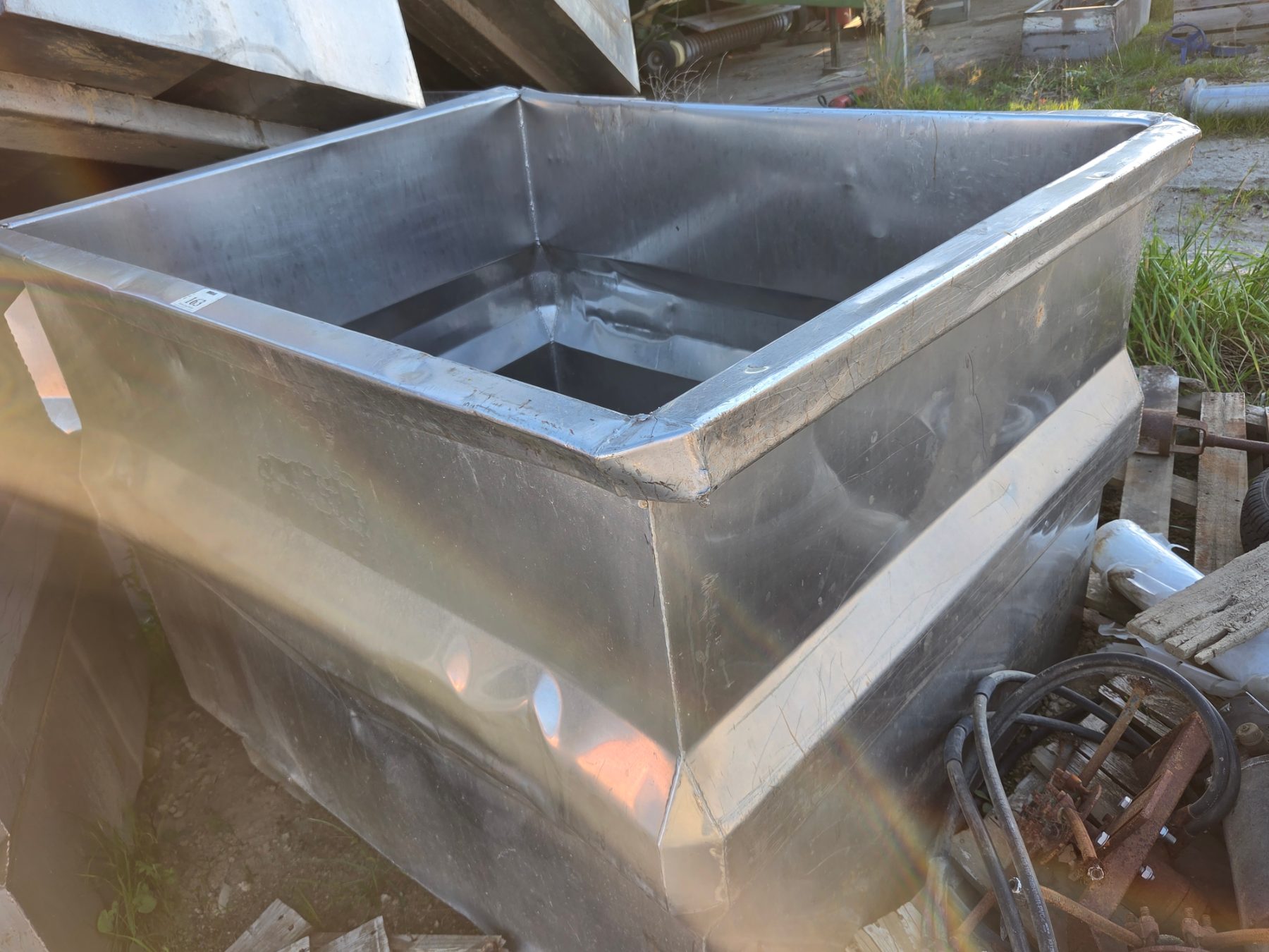 Stainless Grape Bins with Pallet Fork Slippers - photo 4