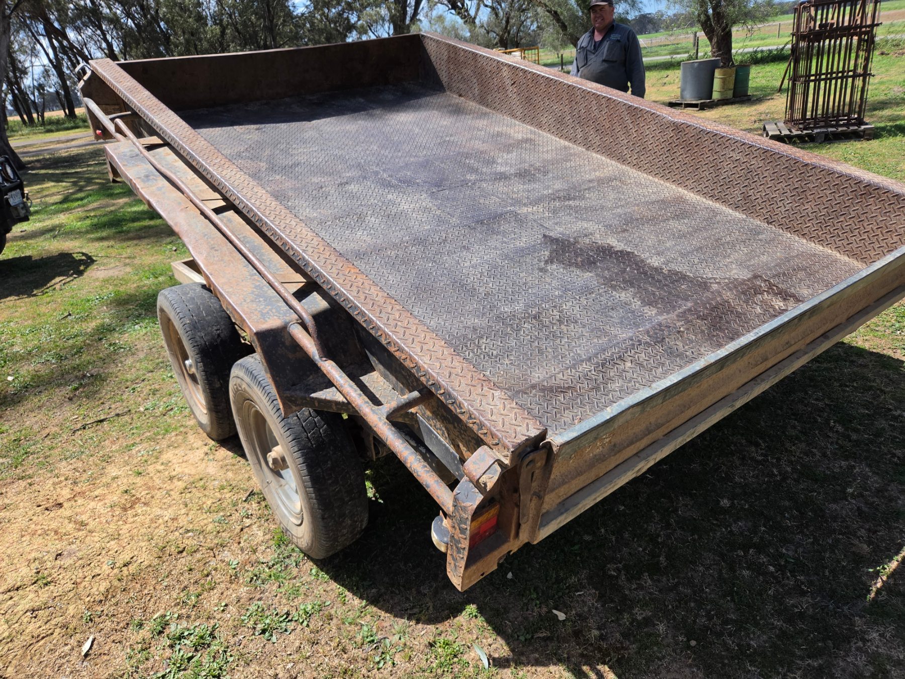 Used - 2007 Armstrong 10x6ft Tipping Tandem Trailer - photo 9