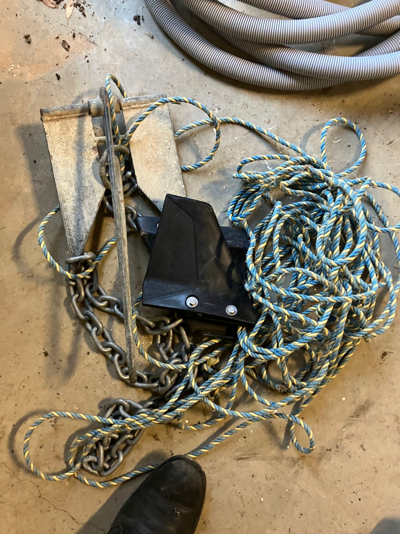 Boat anchor with long rope