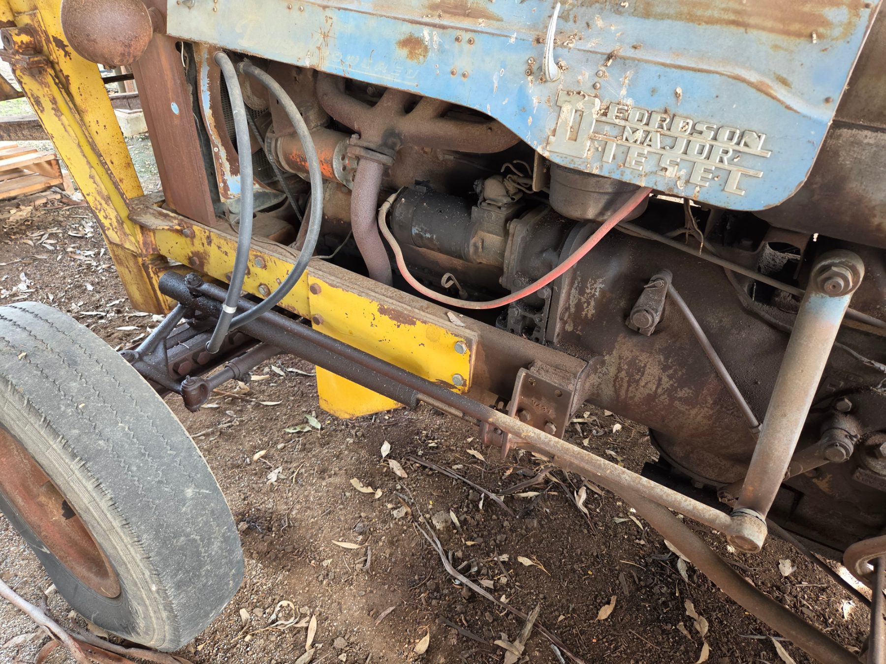 Fordson Major with Forklift - photo 9