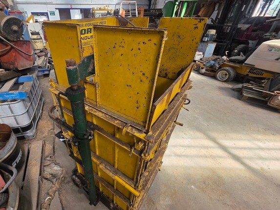 Morton Baker Hydraulic Wool Press - photo 4