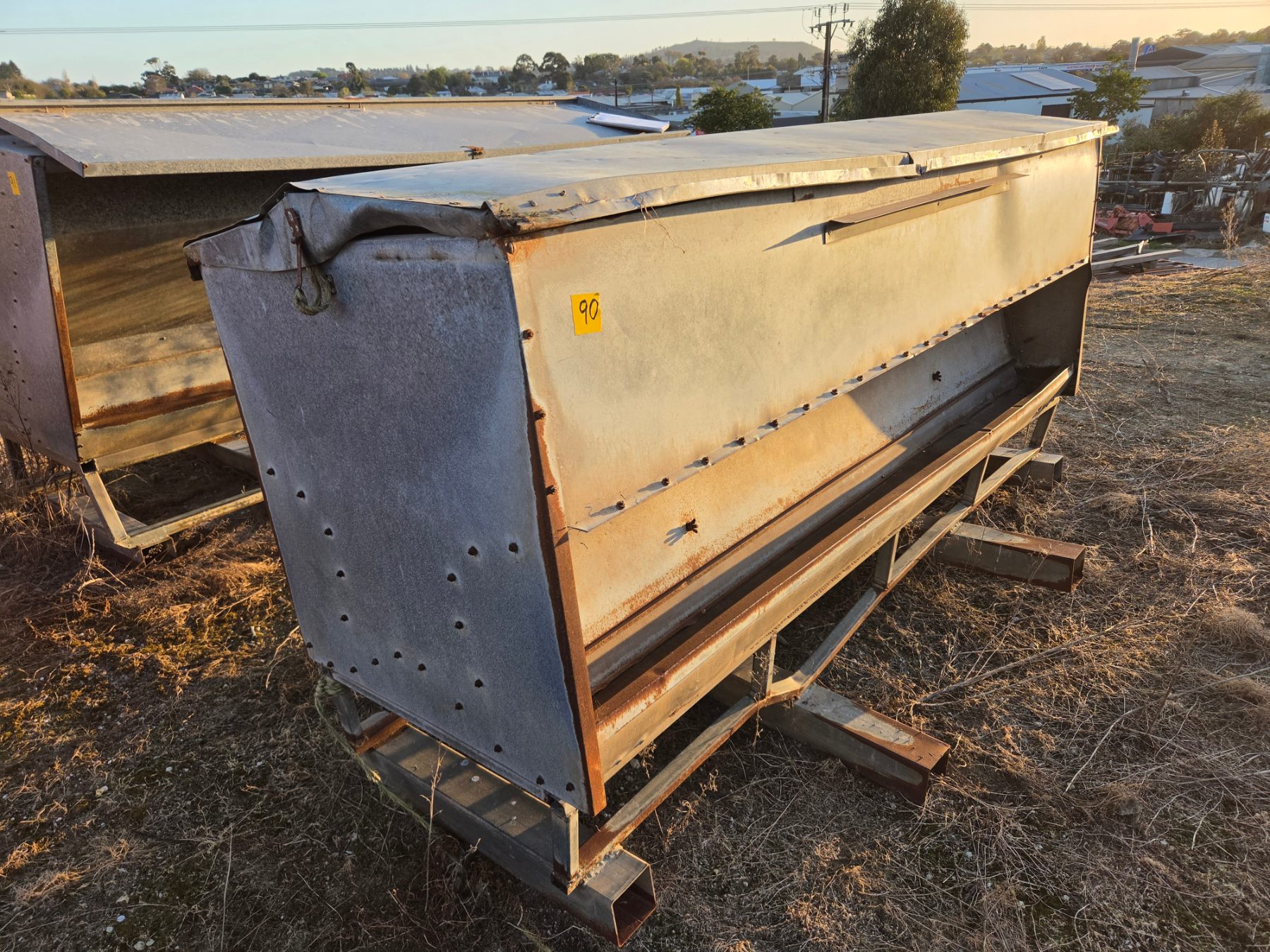 Sheep Grain Feed Bin 800 x 2300 - photo 2