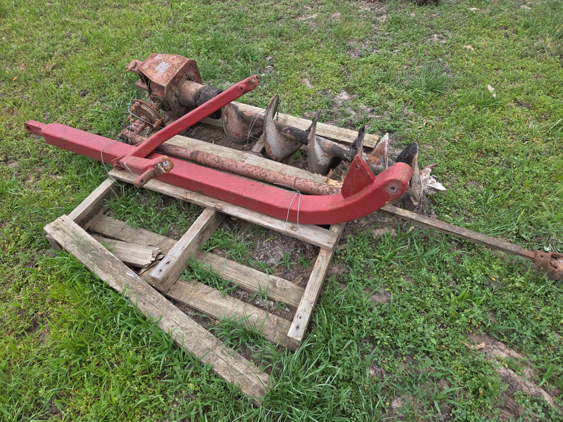 Used - 3pl IH Posthole Digger - photo 1