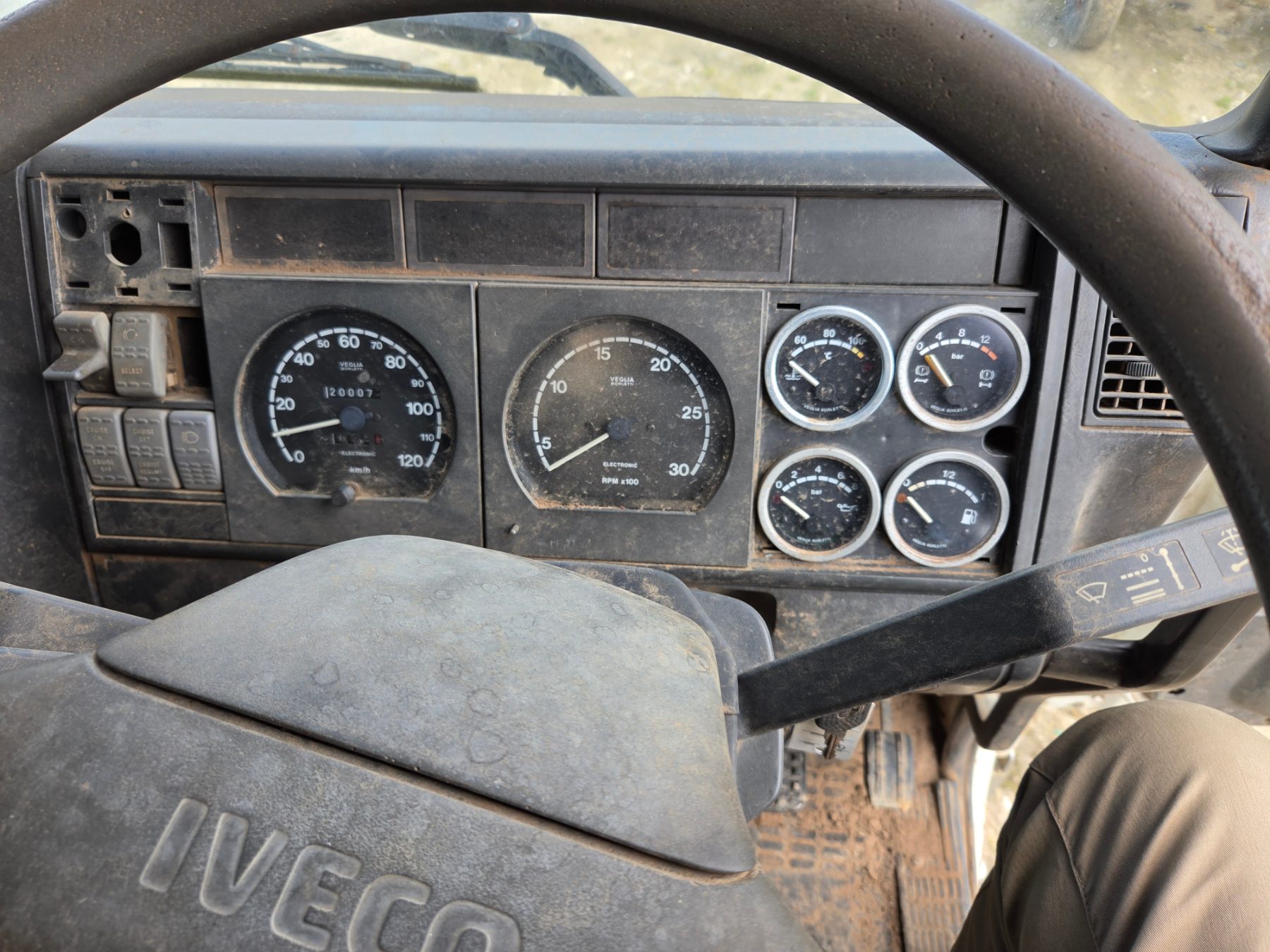 Iveco 4500 Bogie Tipper - photo 11