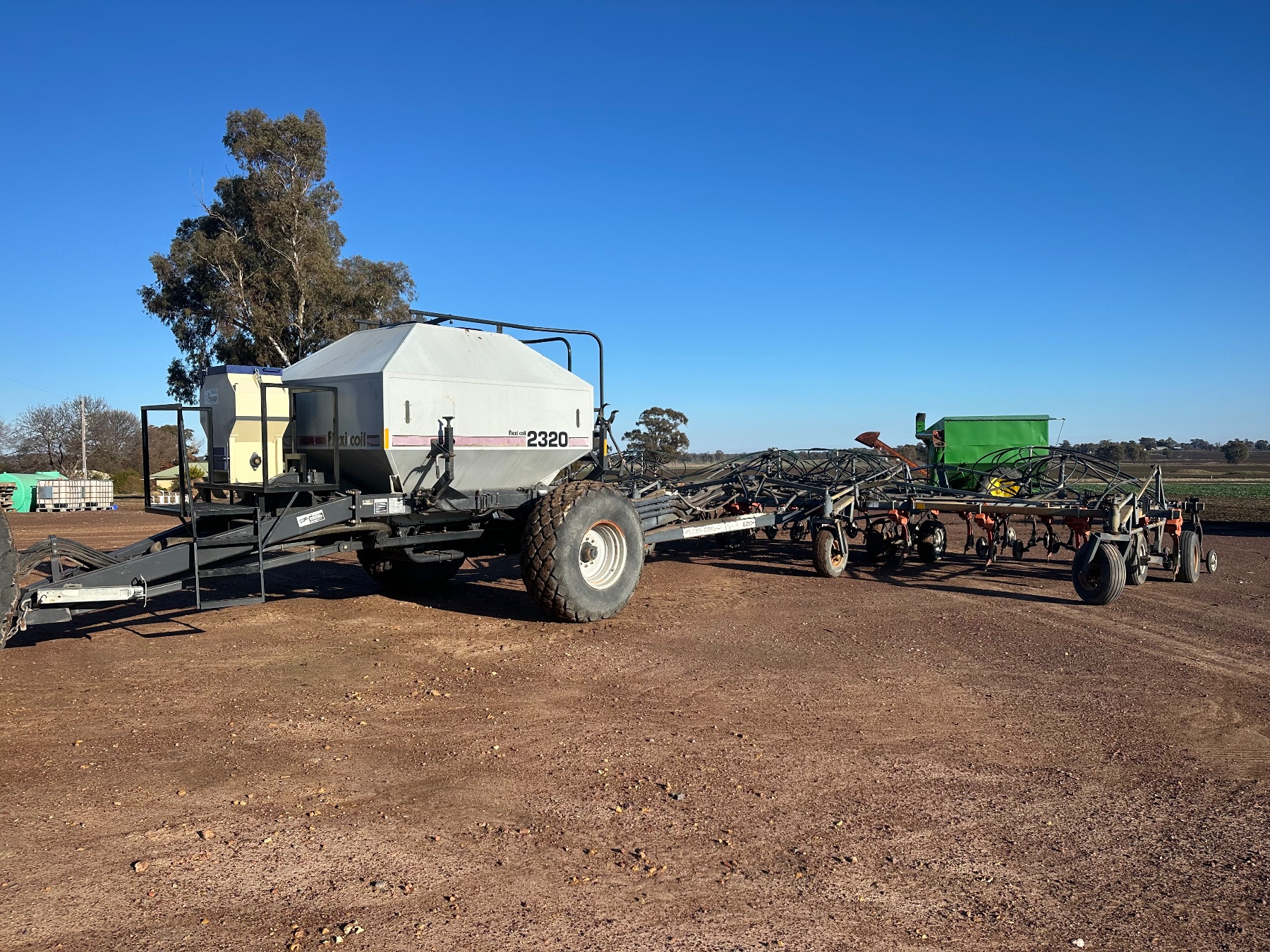 Flexi Coil ST820 Bar and 2320 Cart - photo 1