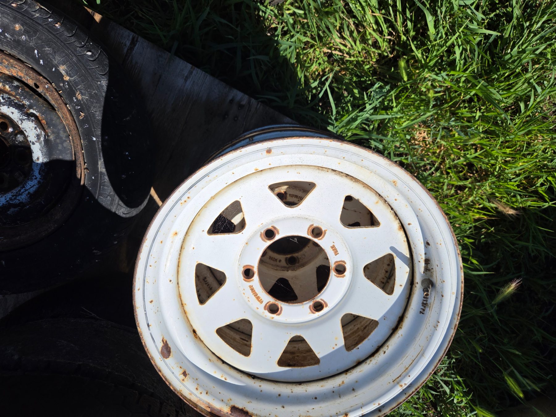 Used - 2x 15" Toyota 6 Stud Trailer Rims - photo 2