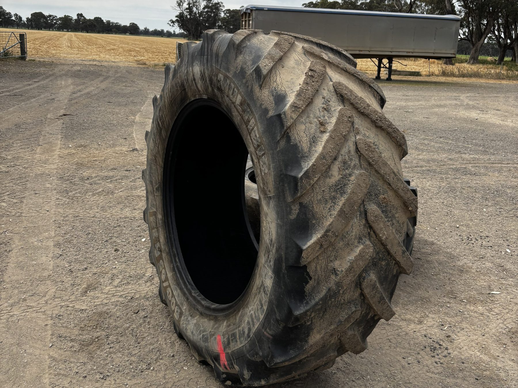 Used - 2x Michelin 600/65R38 Tractor Tyres - photo 2