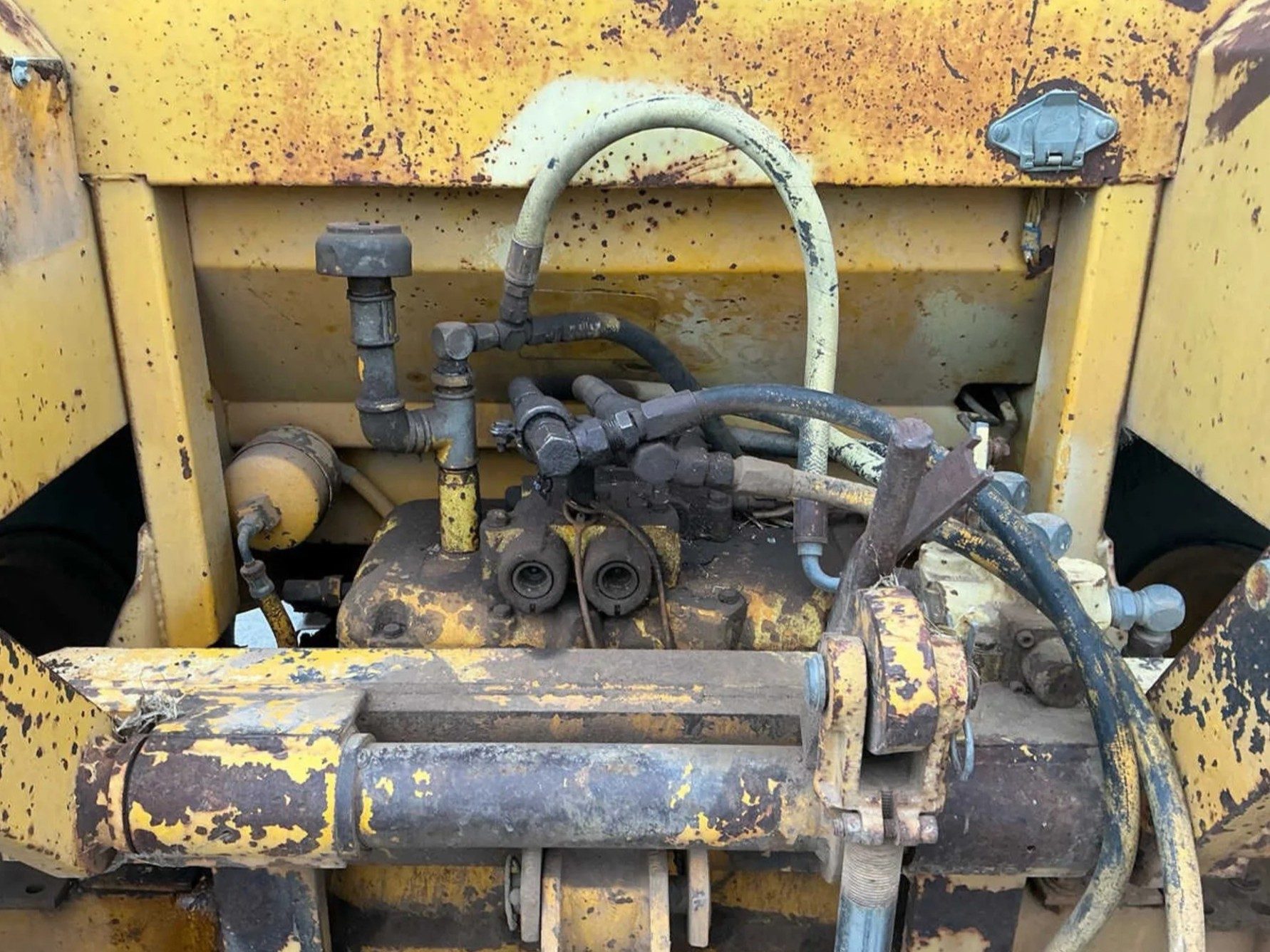Chamberlain 4080 Tractor with FEL - photo 7