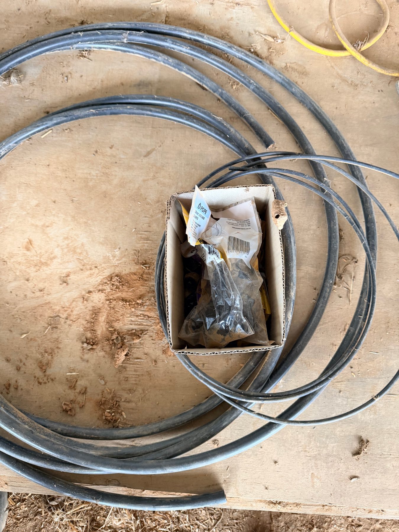 Garden irrigation dripper line and accessories - photo 5