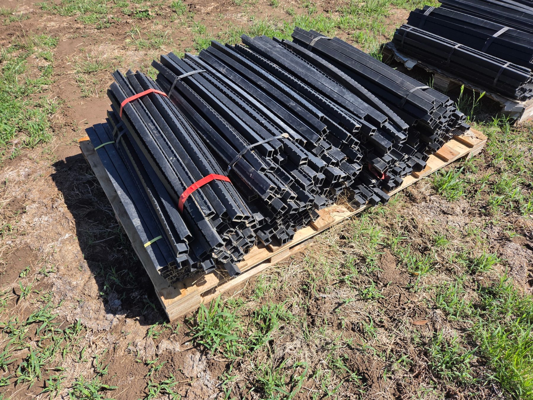Used - Pallet (A) of Electric Fence Poly Droppers - photo 3