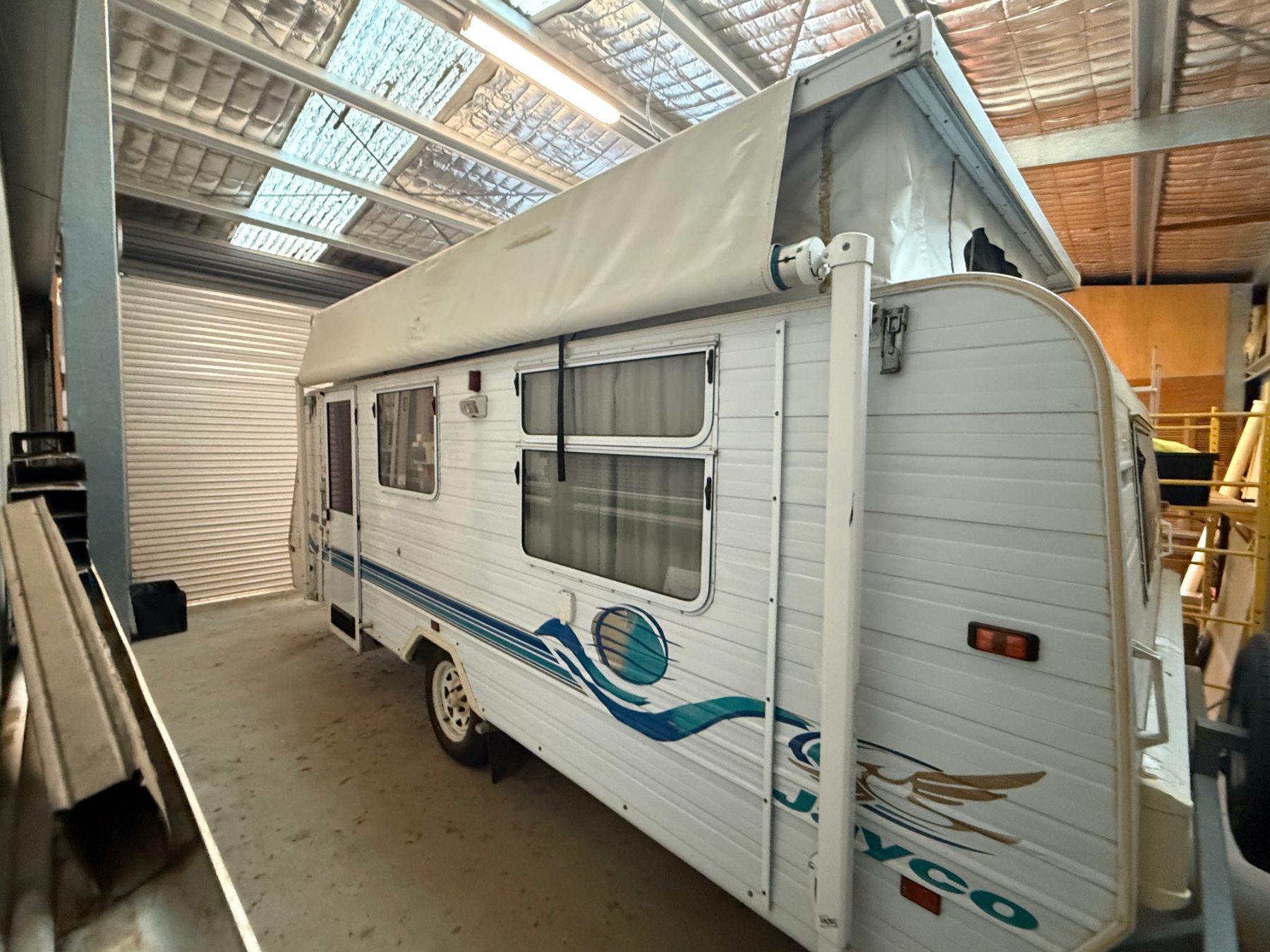 2000 18' Jayco Freedom pop top caravan with awning - photo 4