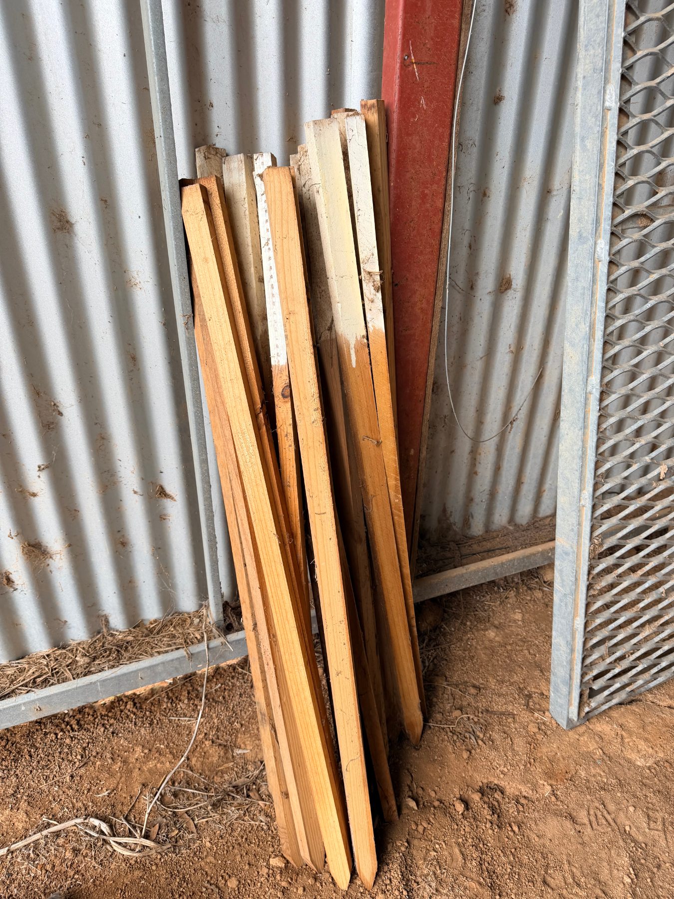 Quantity of timber surveyors pegs - photo 1