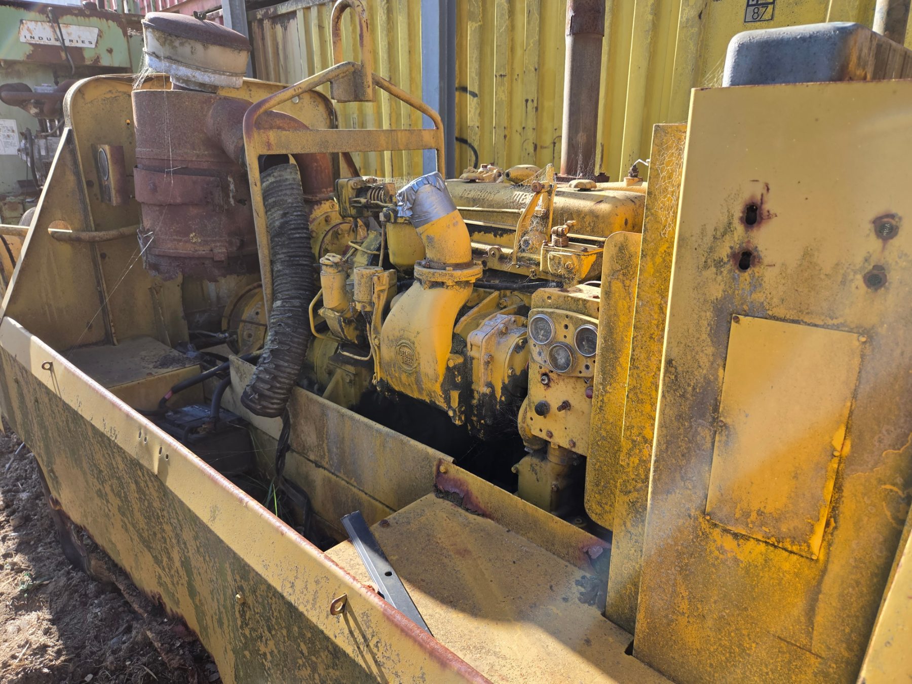 2x Industrial Compressors with 471 GM - photo 6