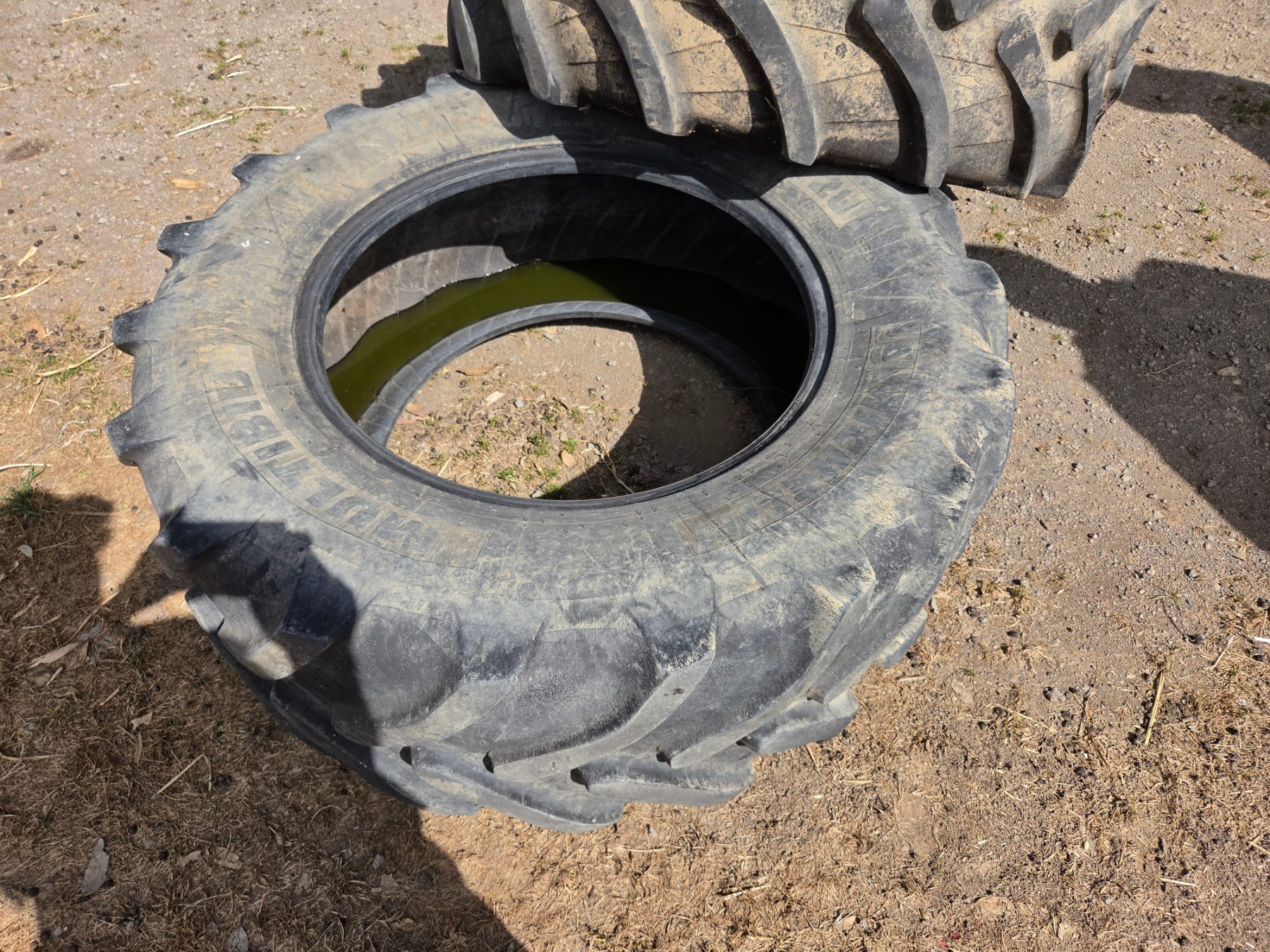 Used - 3x Tractor Tyres 480/65R28 - photo 5
